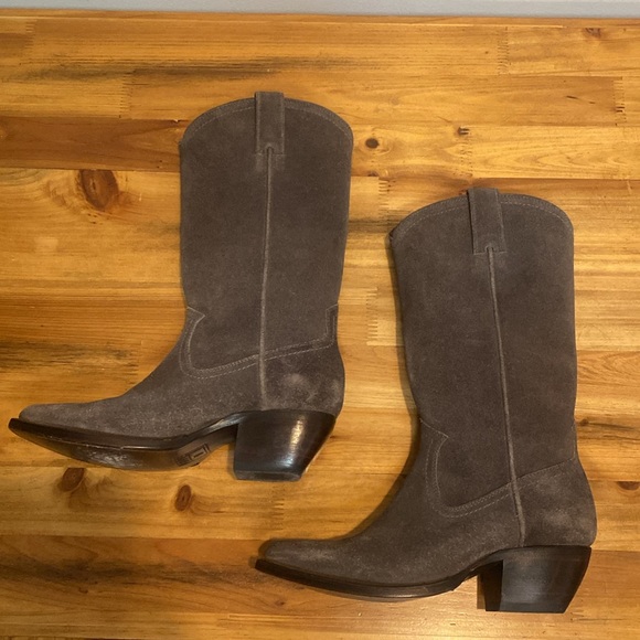 NWOT Frye Sacha Suede Pull On Cowboy Boots in Grey Size 6 - Picture 3 of 10